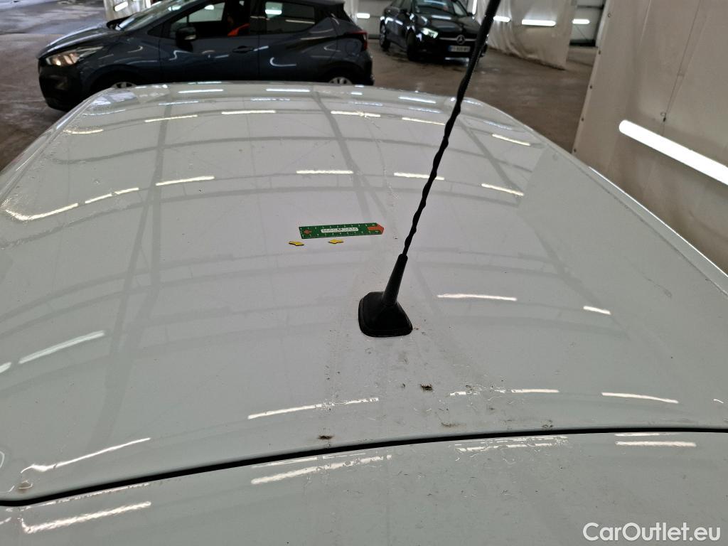  Renault  Clio  IV Air MediaNav 1.5 dCi 75CV BVM5 E6 #15