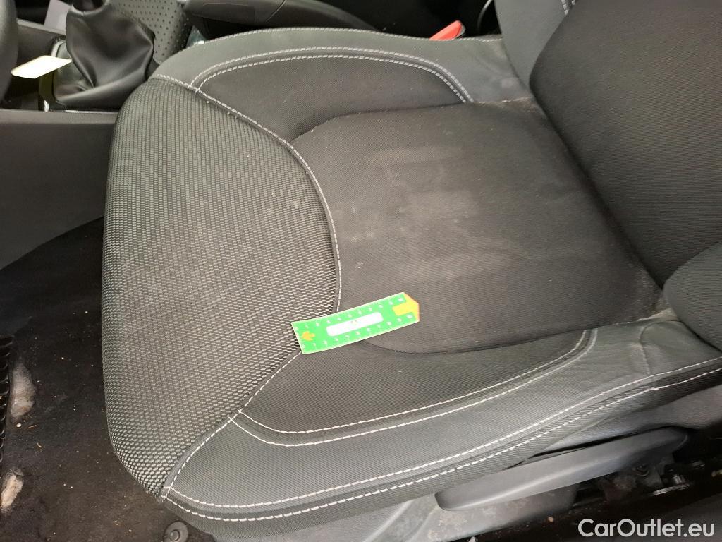  Renault  Clio  IV Air MediaNav 1.5 dCi 75CV BVM5 E6 #37