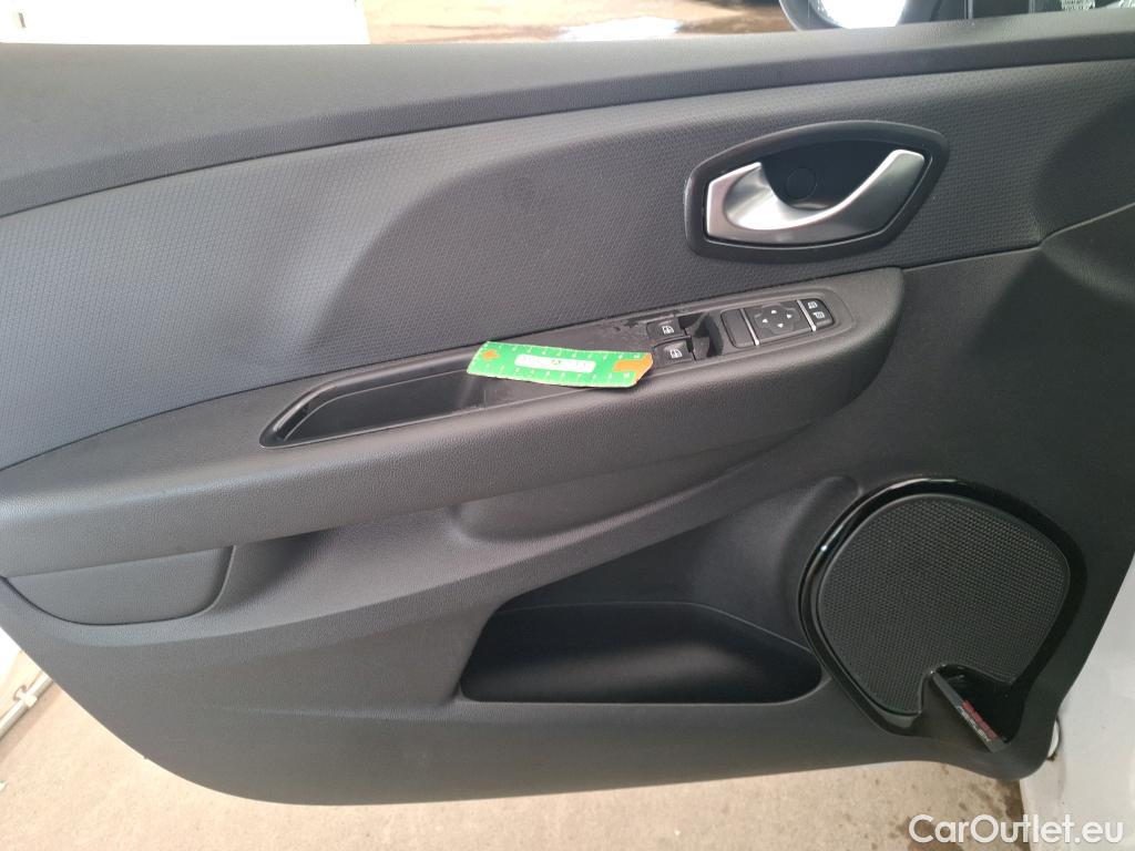  Renault  Clio  IV Air MediaNav 1.5 dCi 75CV BVM5 E6 #21