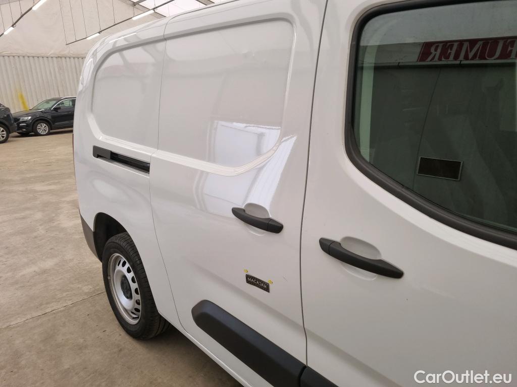  Citroen  Berlingo  Fourgon  XL 950 1.5 BlueHDi 130CV BVA8 6E #11