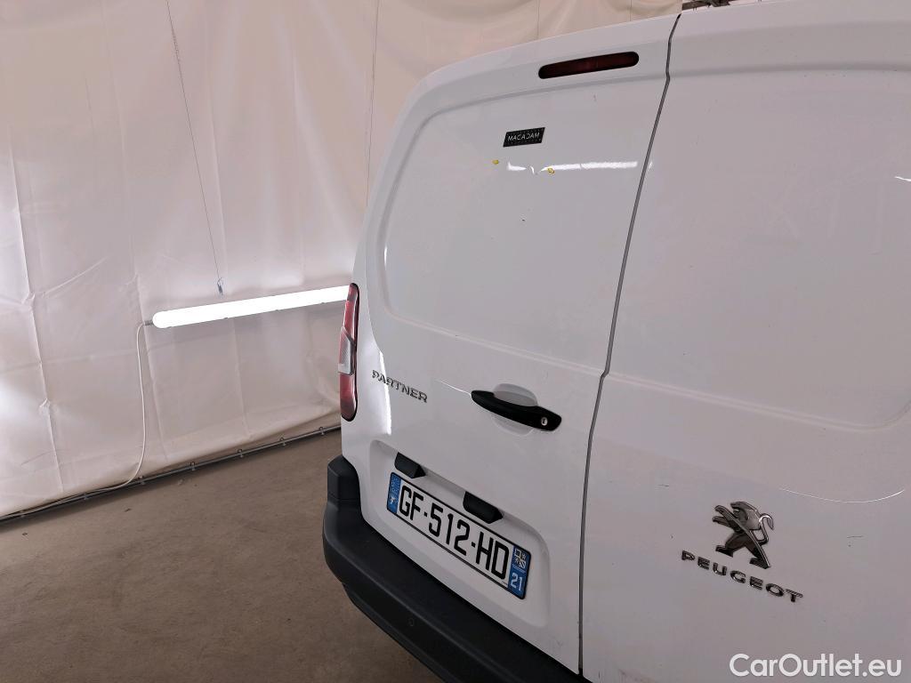  Peugeot  Partner PEUGEOT  / 2018 / 4P / Fourgonnette BLUEHDI 100 S&S LONG 950KG PREMIUM #3