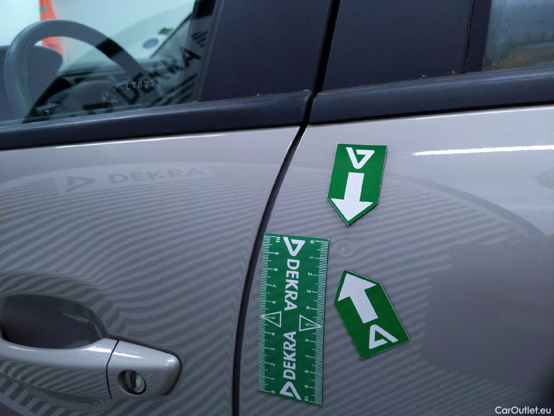  Citroen  C3  Feel Pack 1.2 PureTech 80CV BVM5 E6d #26