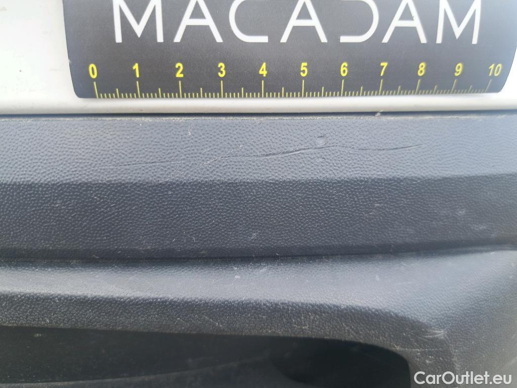  Volkswagen  Crafter  Fourgon Fourgon 35 mittlerer Radstand mit Hochdach FWD 2.0 140CV BVM6 #52