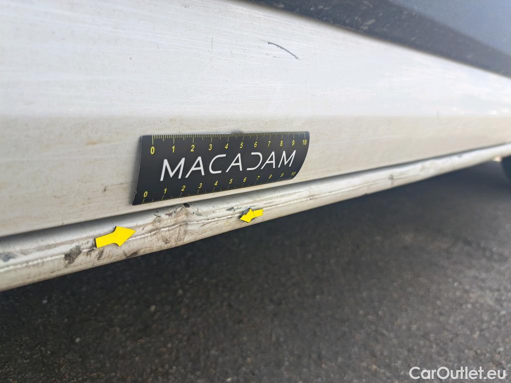  Volkswagen  Crafter  Fourgon Fourgon 35 mittlerer Radstand mit Hochdach FWD 2.0 140CV BVM6 #19