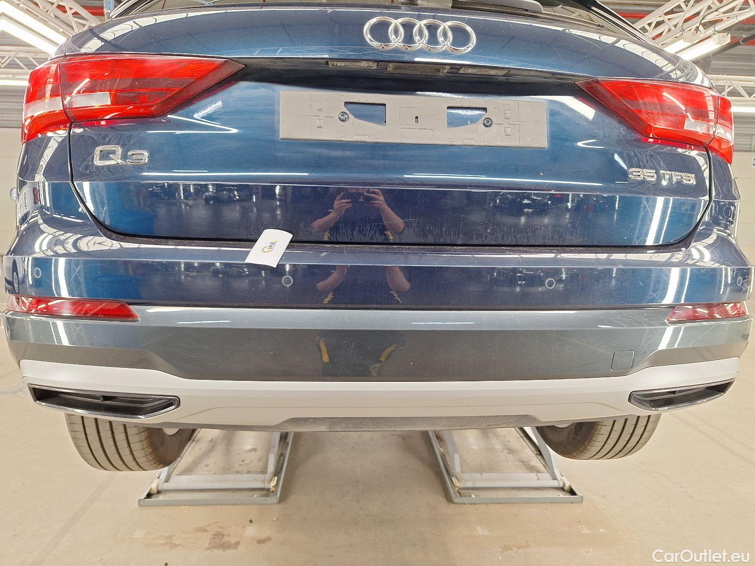  Audi  Q3 Audi,  '18, Audi  35 TFSI S tronic Advanced 5d #36