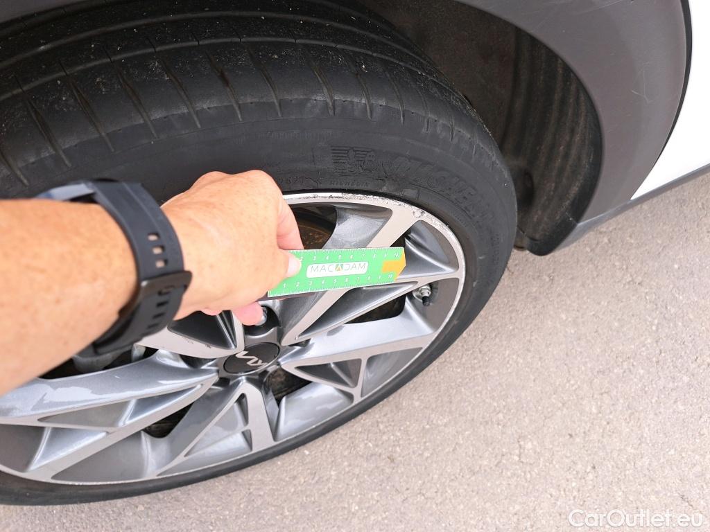  KIA  Niro  Emotion 1.6 105CV AT6 E6d #14
