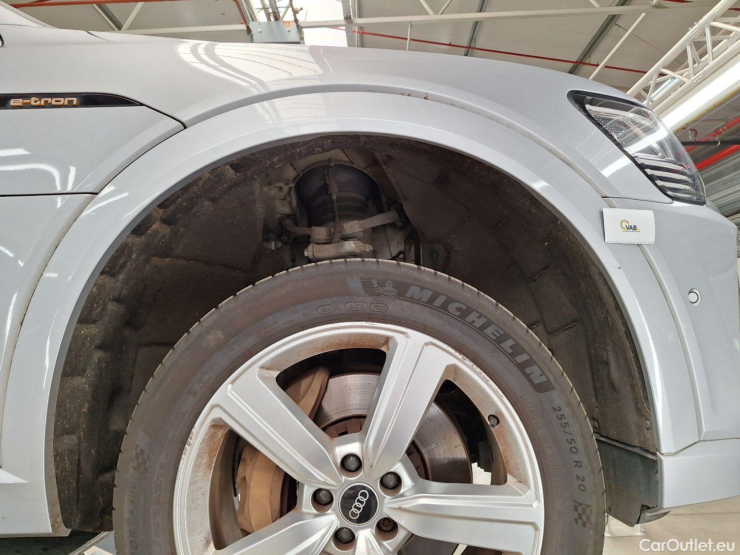  Audi  E-TRON Audi,  SB '19 BEV, Audi  Sportback 55 Quattro S-Line 5d #12