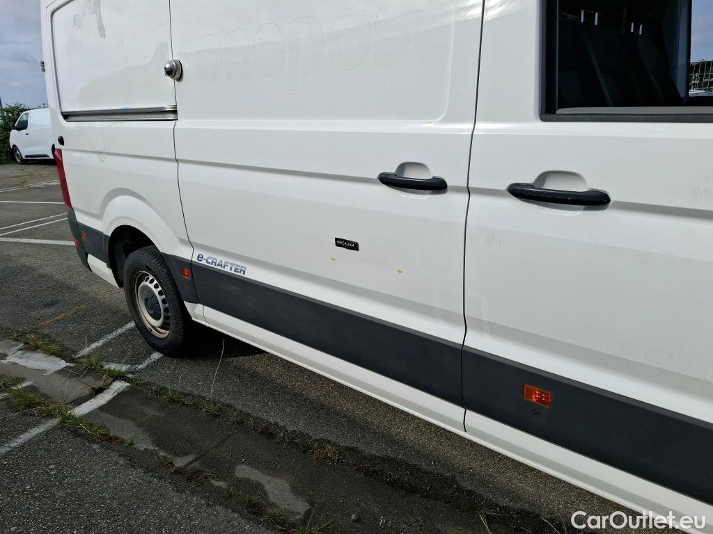  Volkswagen  Crafter  Fourgon e- 35 Fourgon mittellang Hochdach FWD 35kWh BVA #12