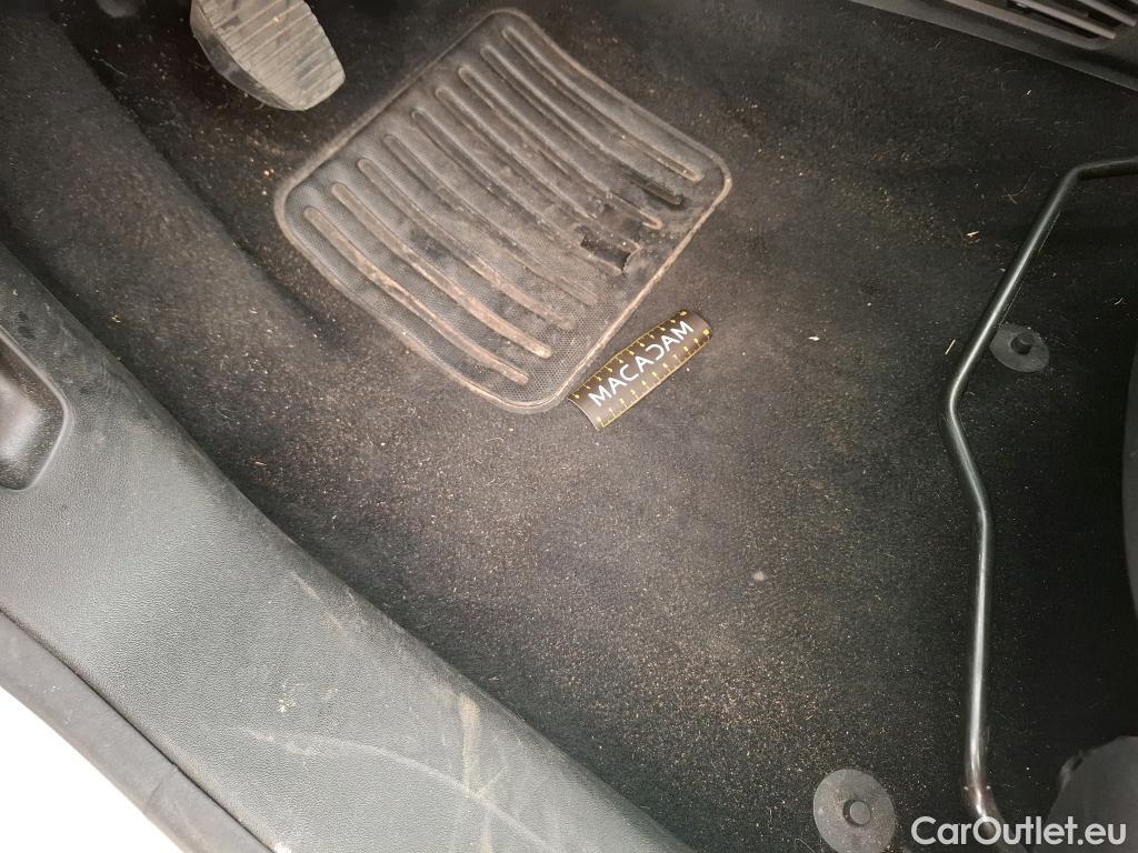  Peugeot  208  Affaire Premium Pack 1.2 80CV BVM5 E6dT #1