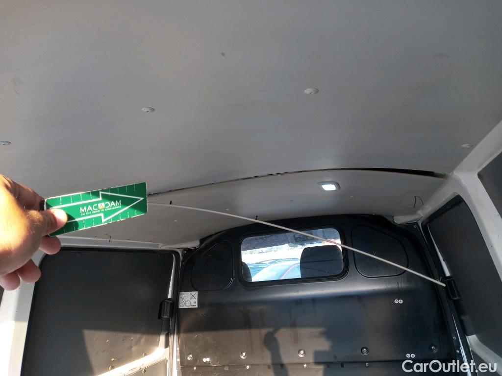  Land Rover  Discovery VOLKSWAGEN Transporter / 2020 / 4P / furgón Furgón Corto TN 2.0 TDI 110kW 4MO #47