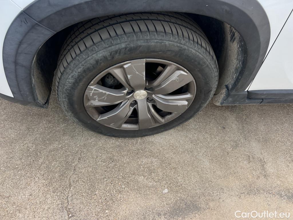  Peugeot  2008  Signature 1.5 HDi 100CV MT5 E6dT #9