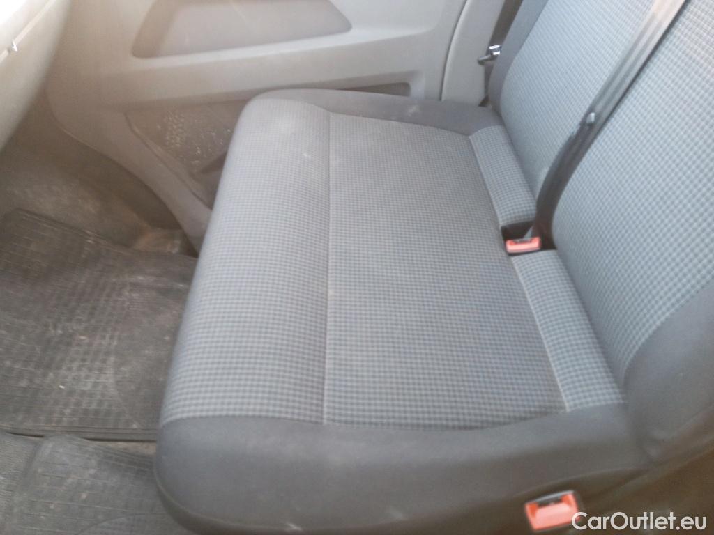  Land Rover  Discovery VOLKSWAGEN Transporter / 2020 / 4P / furgón Furgón Corto TN 2.0 TDI 110kW 4MO #43