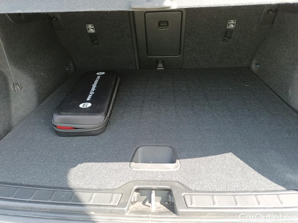  Volvo  XC 40 XC40 2WD Plug-In Hybrid R-Design 1.5 T5 #1