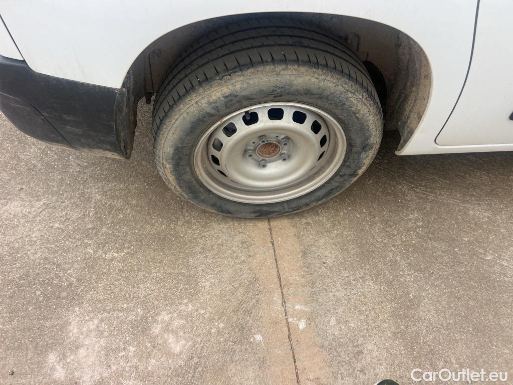  Peugeot  Partner  Pro L1 1.5 HDi 75CV MT5 E6dT #32