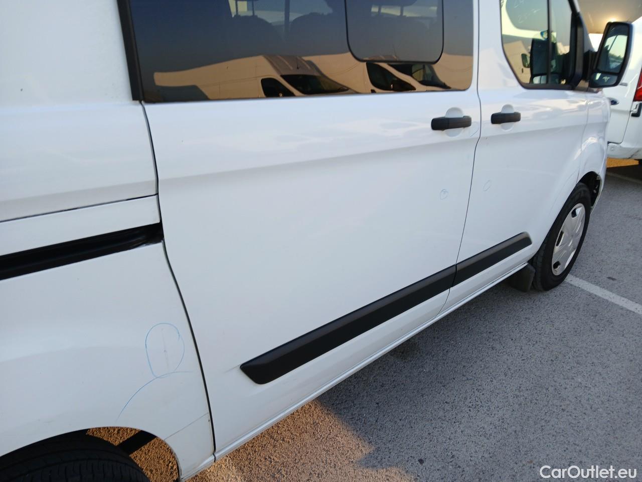  Ford  Transit  Custom Combi / Tourneo Custom 320 L1 Trend 2.0 TDCi 130CV MT6 E6dT #17