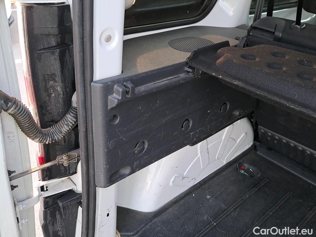  Renault  Kangoo  II Profesional 1.5 dCi 70CV MT5 E4 #15