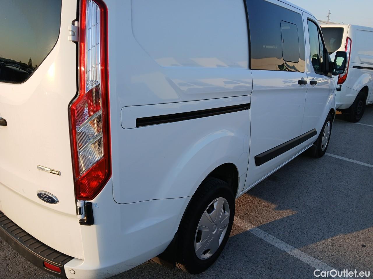  Ford  Transit  Custom Combi / Tourneo Custom 320 L1 Trend 2.0 TDCi 130CV MT6 E6dT #16