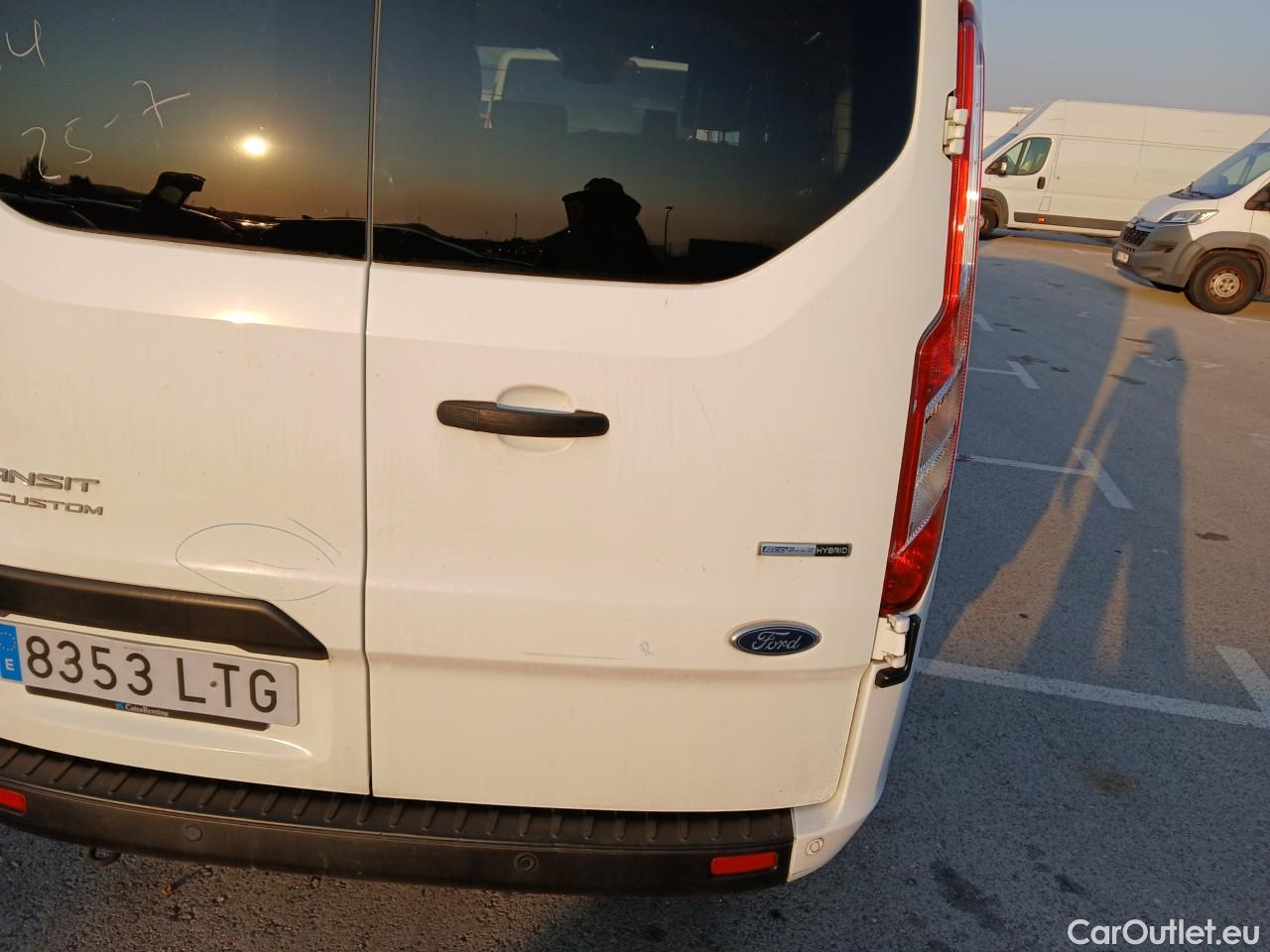  Ford  Transit  Custom Combi / Tourneo Custom 320 L1 Trend 2.0 TDCi 130CV MT6 E6dT #14