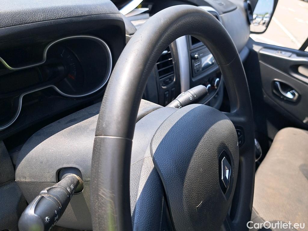  Renault  Trafic RENAULT  / 2019 / 4P / furgón Furgón 27 L1H1 Energy BluedCi 88 kW (AC) #36