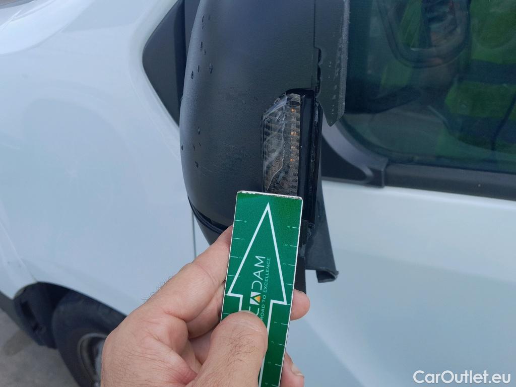  Renault  Trafic RENAULT  / 2021 / 4P / furgón Furgón L1H1 Blue dCi 96 Kw (130 CV) (AC) #3