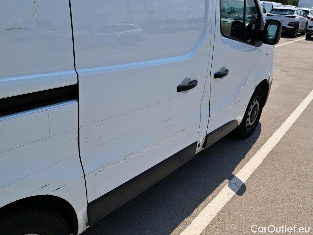 Renault  Trafic RENAULT  / 2019 / 4P / furgón Furgón 27 L1H1 Energy BluedCi 88 kW (AC) #9