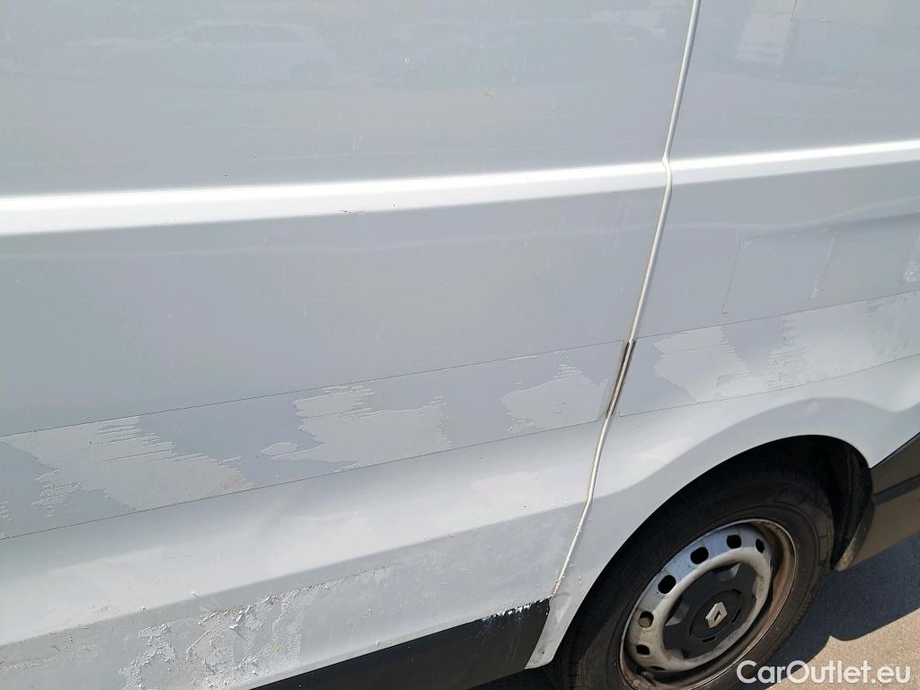  Renault  Trafic RENAULT  / 2019 / 4P / furgón Furgón 27 L1H1 Energy BluedCi 88 kW (AC) #13