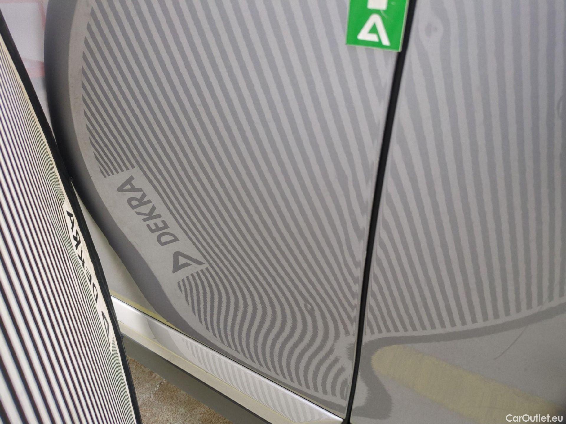  Peugeot  2008  Allure 1.5 HDi 130CV BVA8 E6d #11