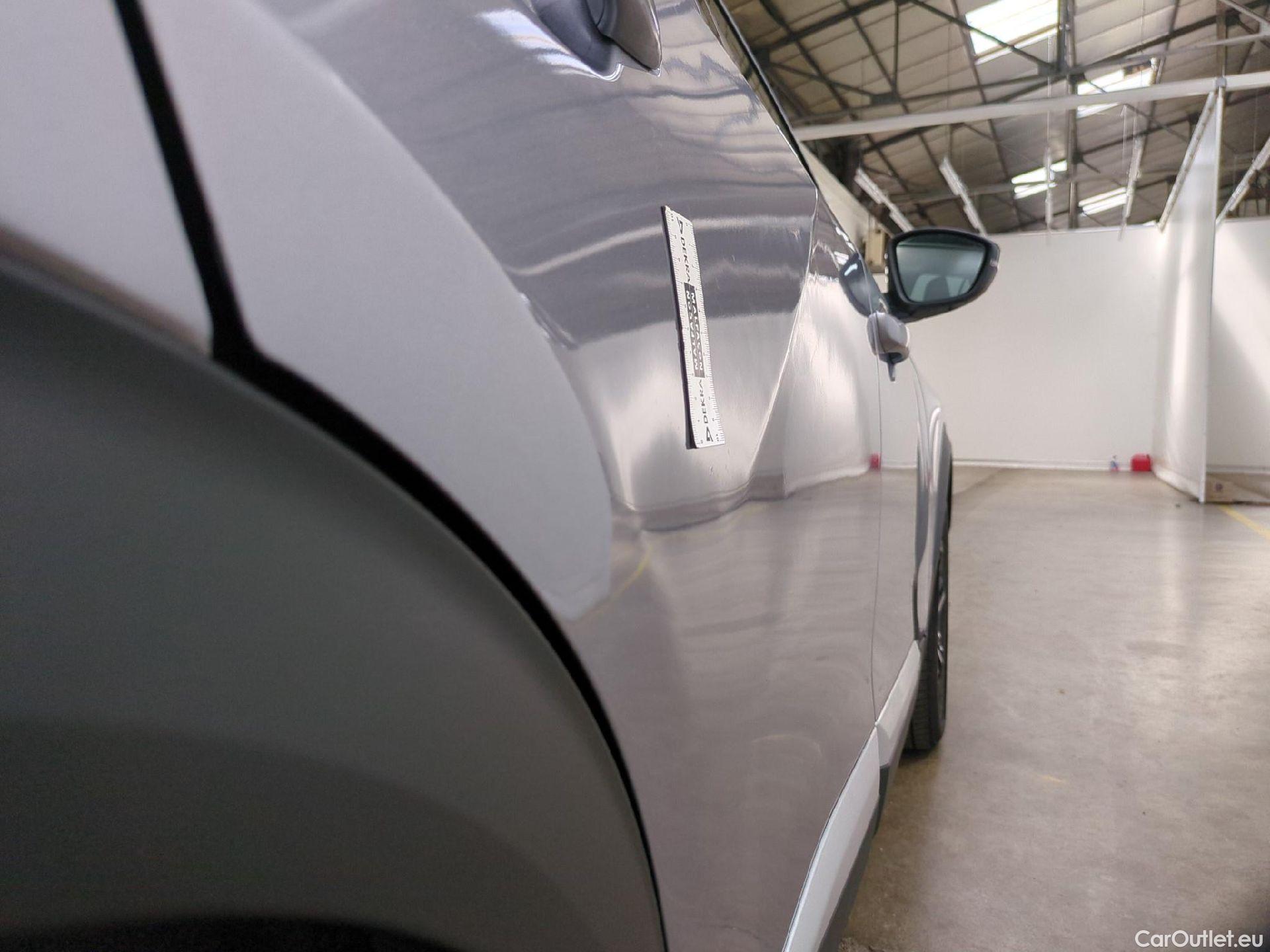  Peugeot  2008  Allure 1.5 HDi 130CV BVA8 E6d #40