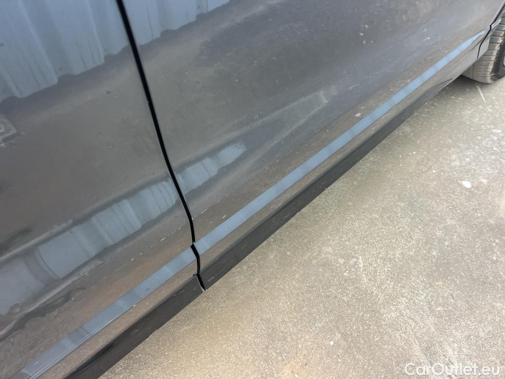  Audi  Q3 AUDI  / 2018 / 5P / todoterreno 40 TDI 147kW S tronic Quattro Black Line #3