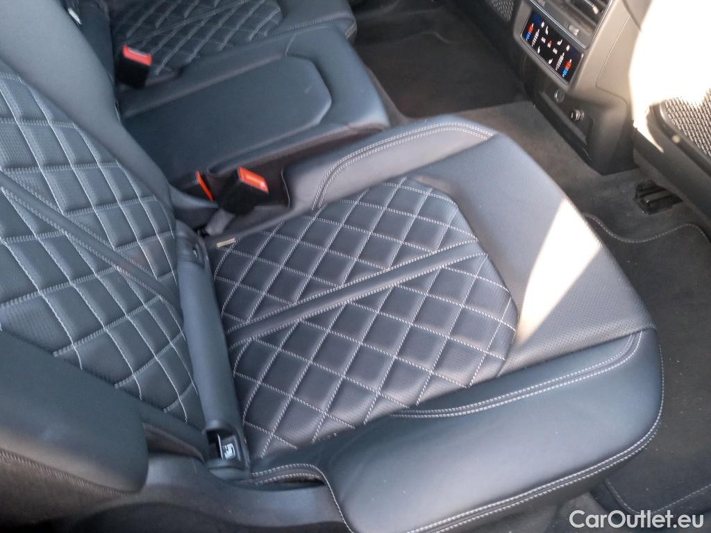  Audi  Q8 AUDI  / 2018 / 5P / todoterreno 50 TDI 210kW Black Line Plus quattro tip #16
