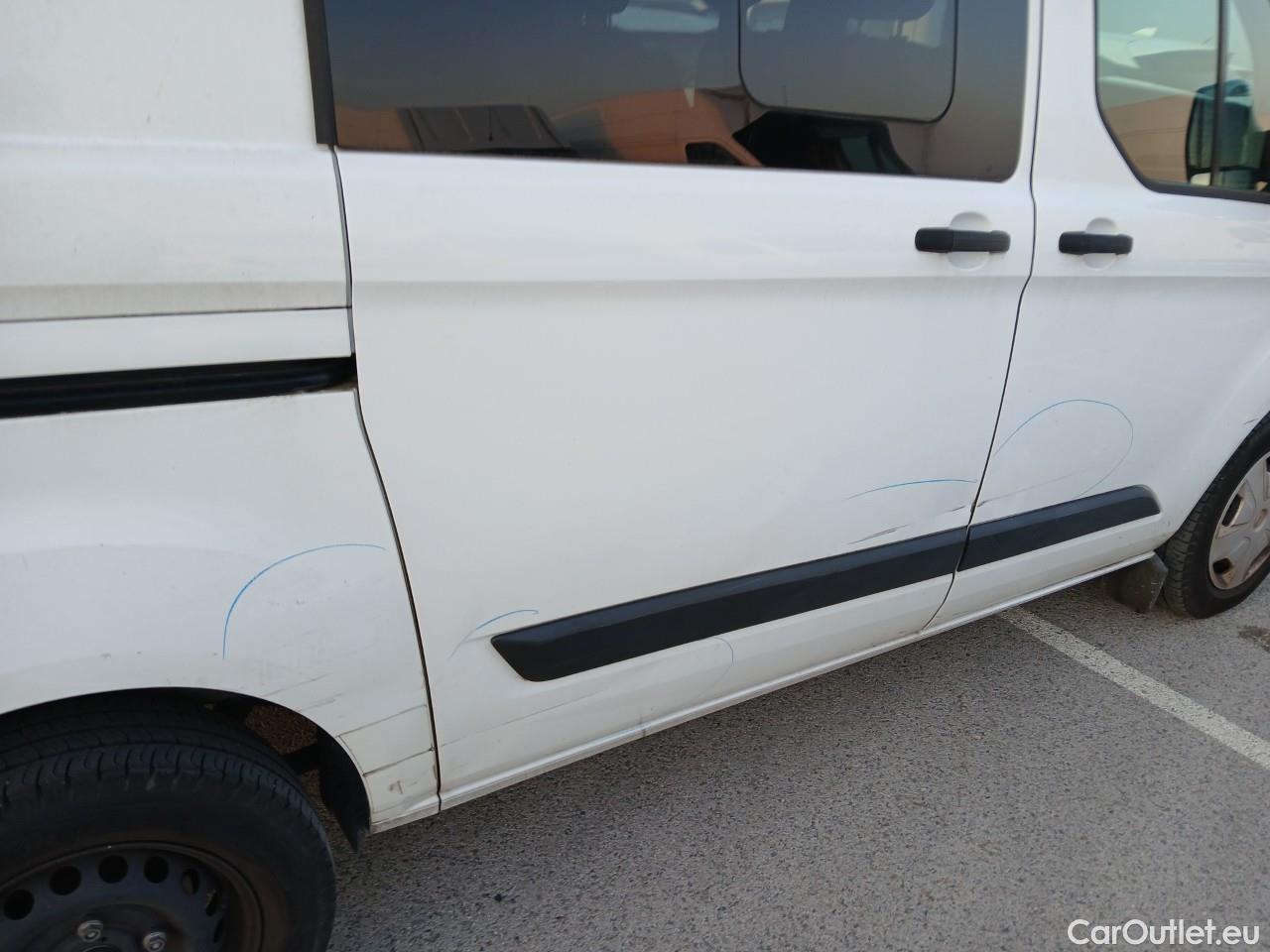  Ford  Transit  Custom Combi / Tourneo Custom 320 L1 Trend 2.0 TDCi 130CV MT6 E6dT #16