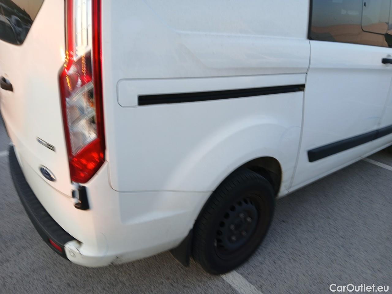  Ford  Transit  Custom Combi / Tourneo Custom 320 L1 Trend 2.0 TDCi 130CV MT6 E6dT #15