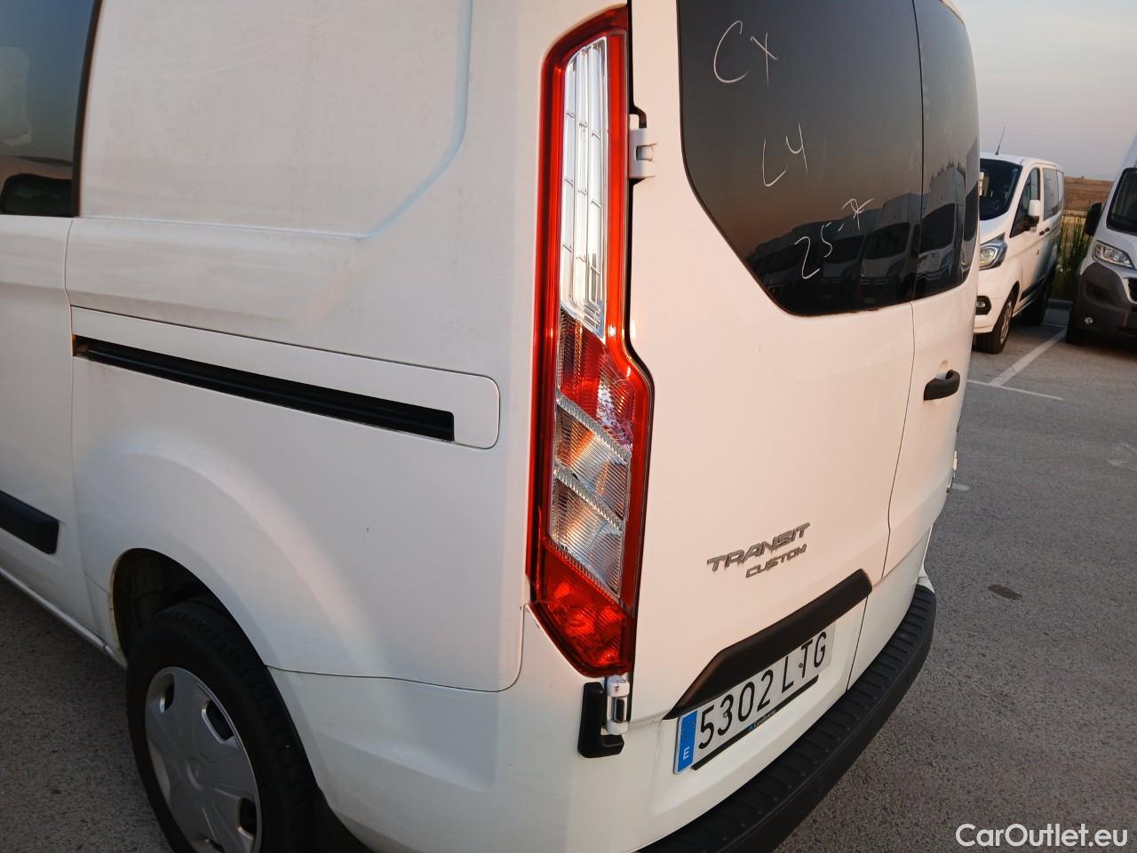  Ford  Transit  Custom Combi / Tourneo Custom 320 L1 Trend 2.0 TDCi 130CV MT6 E6dT #8