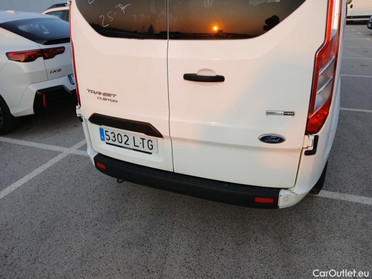  Ford  Transit  Custom Combi / Tourneo Custom 320 L1 Trend 2.0 TDCi 130CV MT6 E6dT #10