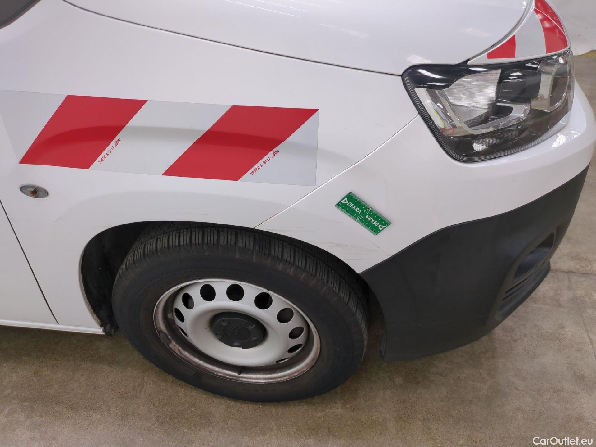  Citroen  Berlingo  Fourgon Worker M 1000 1.2 PureTech 130CV BVA8 E6d #37