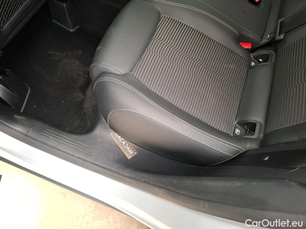  Mercedes  GLA MERCEDES-BENZ  / 2020 / 5P / SUV 1.3  250 e BUSINESS LINE DCT #6