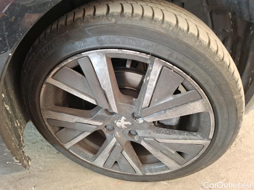  Peugeot  208  GT 1.2 PureTech 100CV BVM6 E6d #17