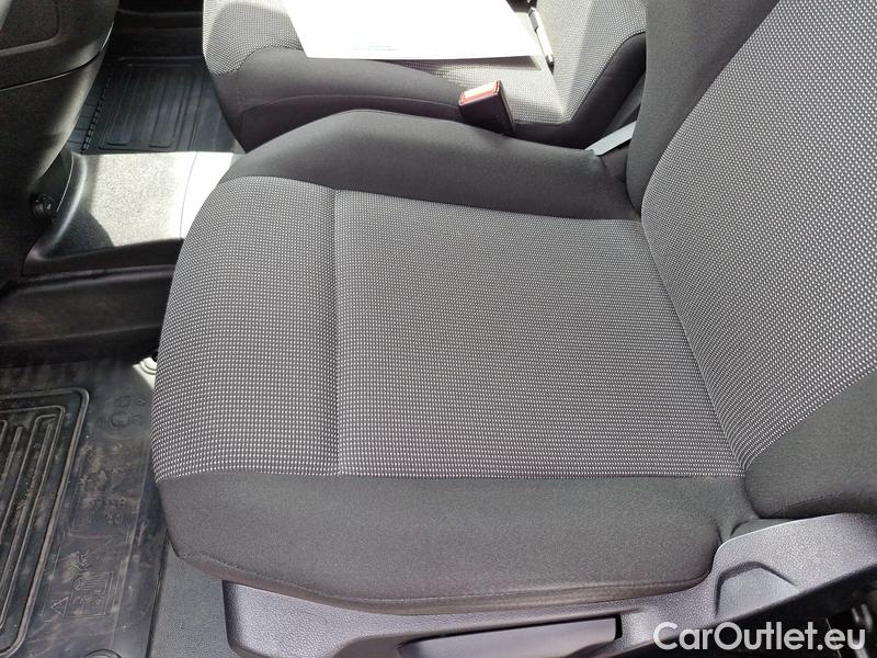  Toyota  Proace  City Verso (2020) Pr.City 1.2T 110 std.Comfort #6