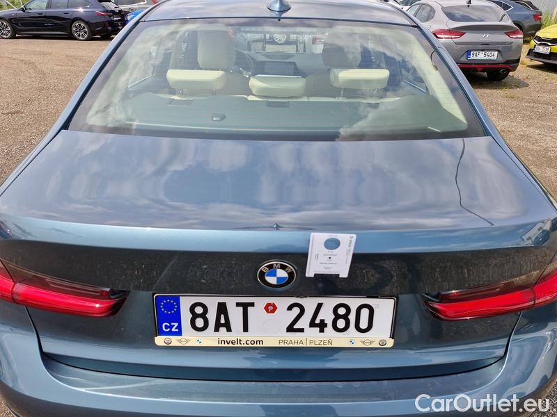  Bmw  Serie 3  Lim. (F30)  (2015) 330i xDrive AT #19