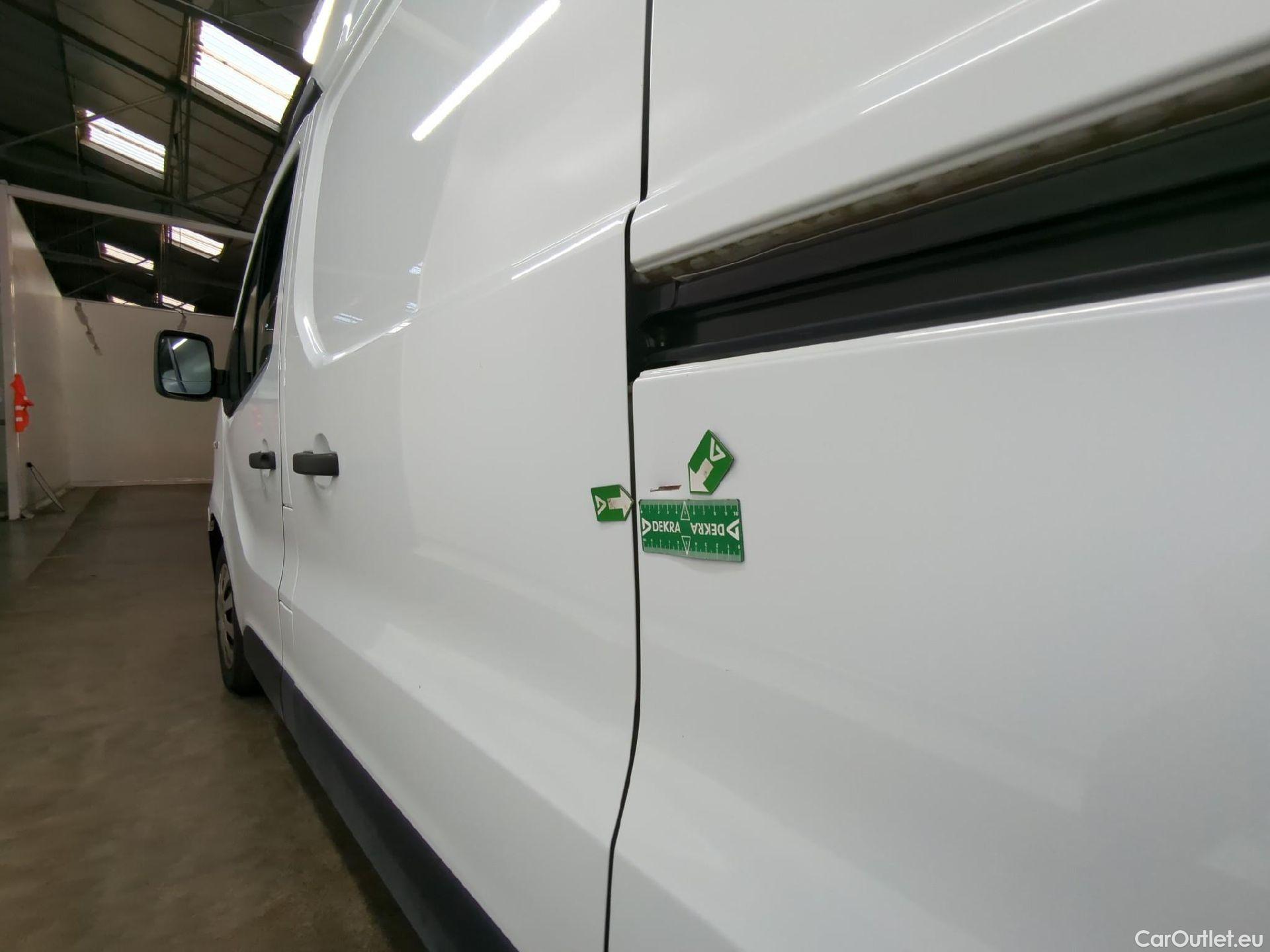  Renault  Trafic  Furgon Grand Confort L2H2 1200 1.6 dCi 125CV BVM6 E6 #30