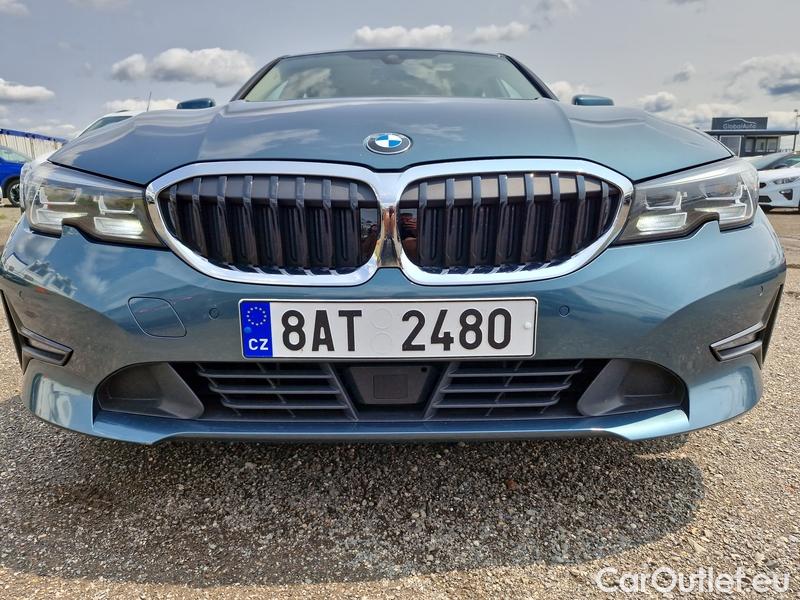  Bmw  Serie 3  Lim. (F30)  (2015) 330i xDrive AT #2