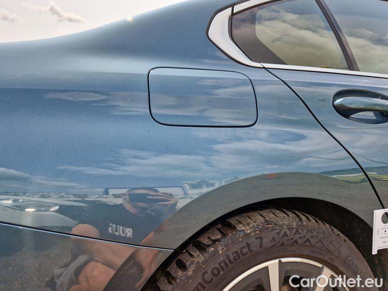  Bmw  Serie 3  Lim. (F30)  (2015) 330i xDrive AT #13