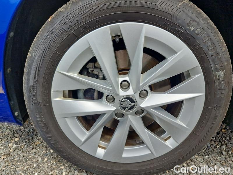  Skoda  Octavia  Combi (NX3)(2020) Oct.Com.1.4TSI 150 Style AT #3
