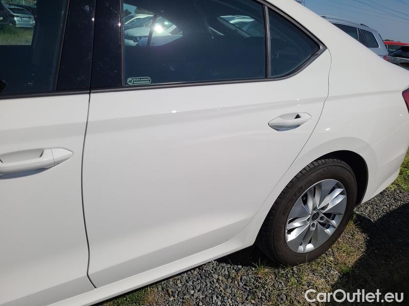 Skoda  Octavia  Lim. (NX3)(2020)  1.5TSI 110 Ambition 5d #2