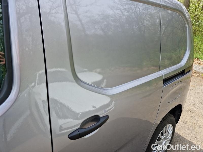  Toyota  Proace  City Verso (2020) Pr.City 1.2T 110 std.Comfort #3