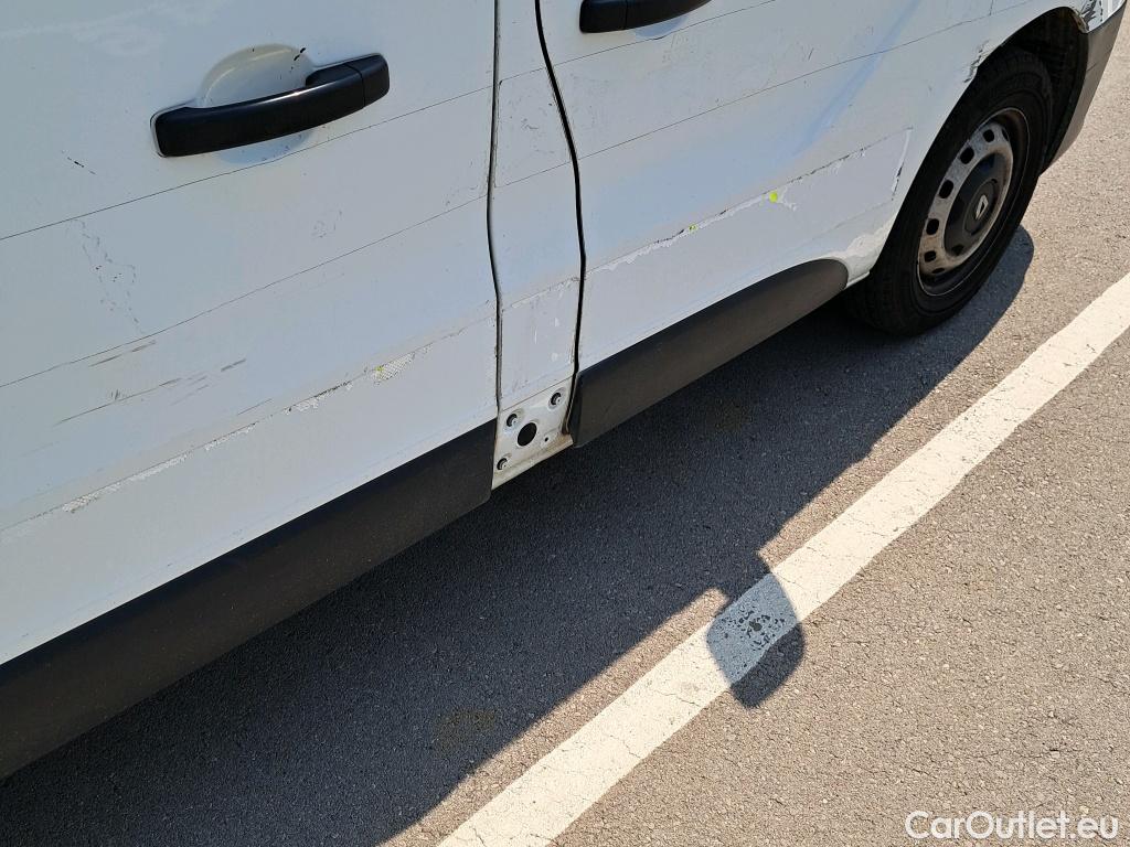  Renault  Trafic RENAULT  / 2019 / 4P / furgón Furgón 27 L1H1 Energy BluedCi 88 kW (AC) #17
