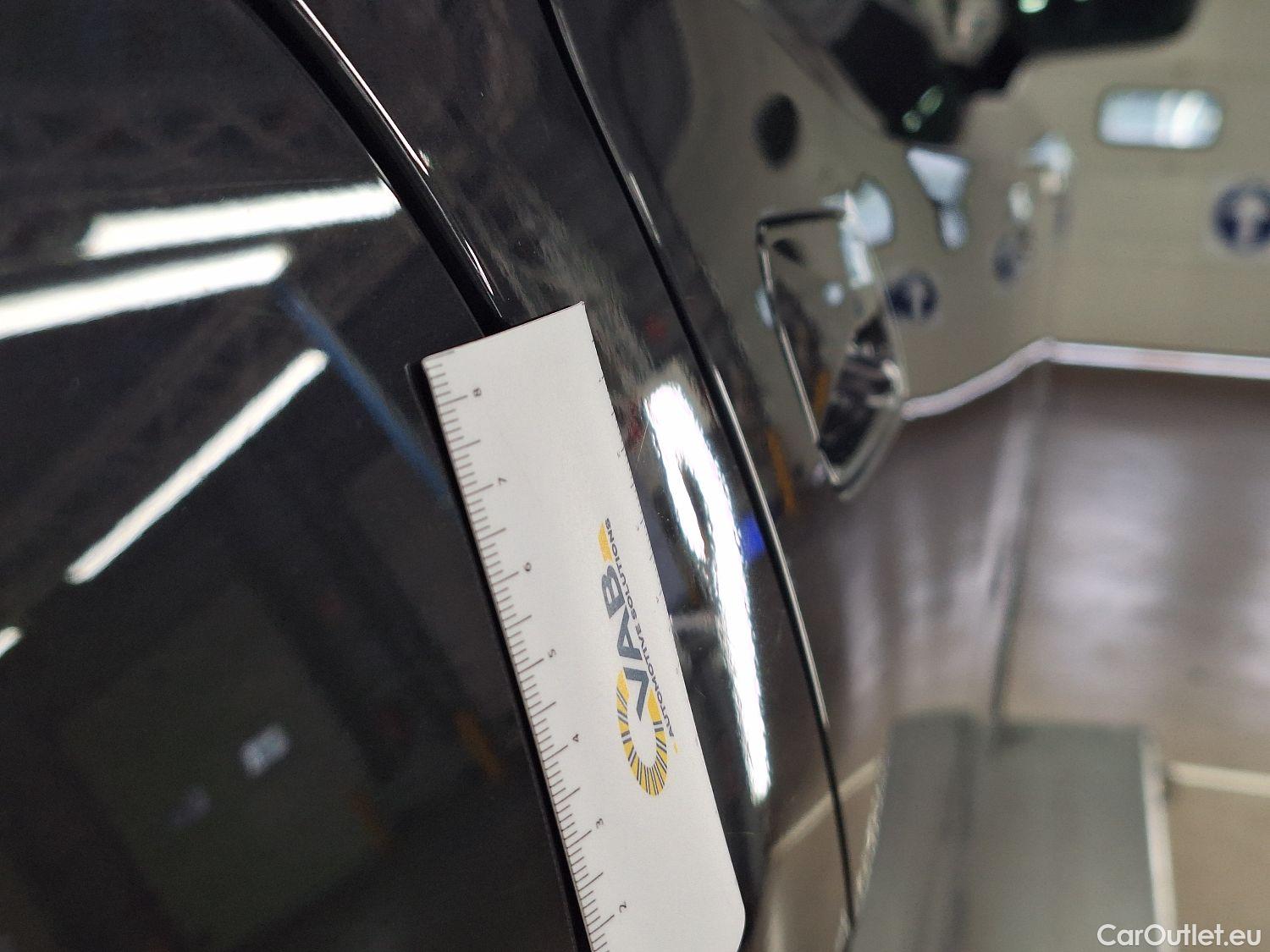  Volkswagen  ID.4 VW,  '20 BEV, Volkswagen  77 kWh - Family 5d #11