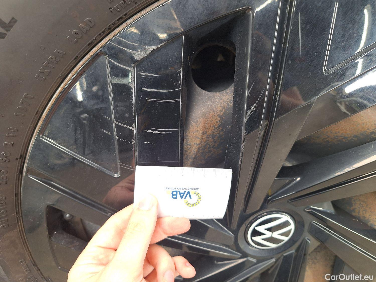  Volkswagen  ID.4 VW,  '20 BEV, Volkswagen  77kWh Pro Business 5d #8