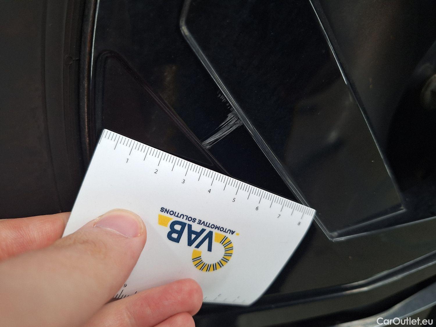  Volkswagen  ID.4 VW,  '20 BEV, Volkswagen  77kWh Pro Business 5d #5