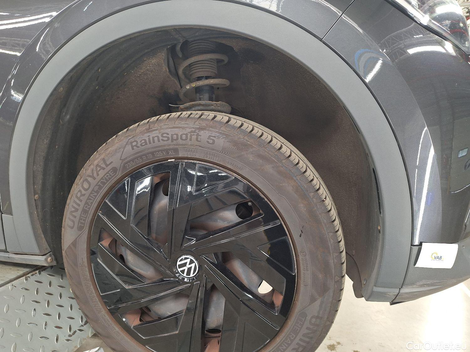  Volkswagen  ID.4 VW,  '20 BEV, Volkswagen  77 kWh - Family 5d #2